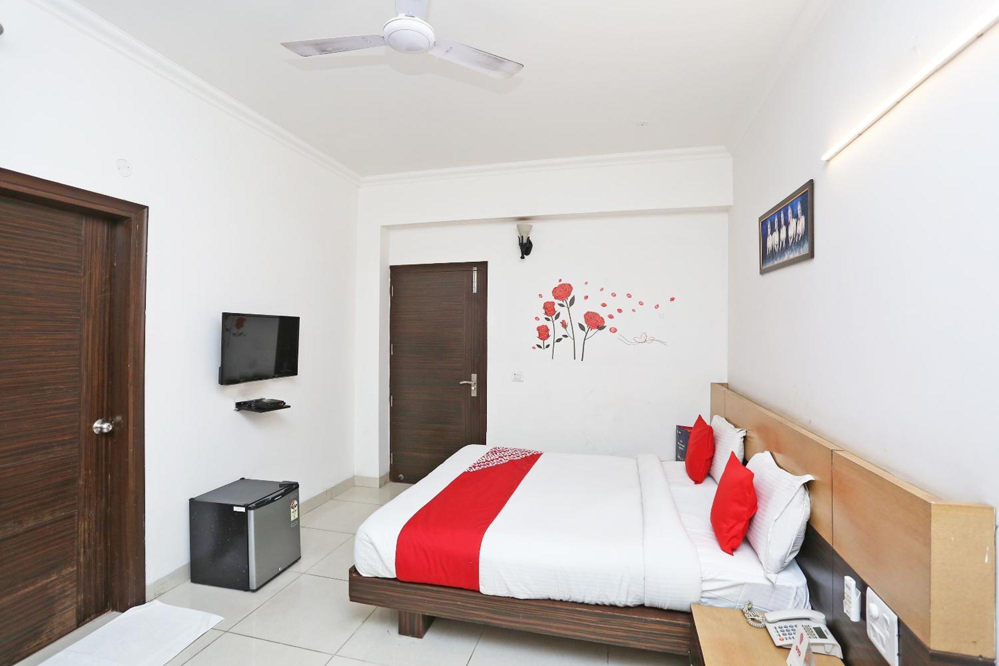 Cyber Inn Gurgaon Exterior foto