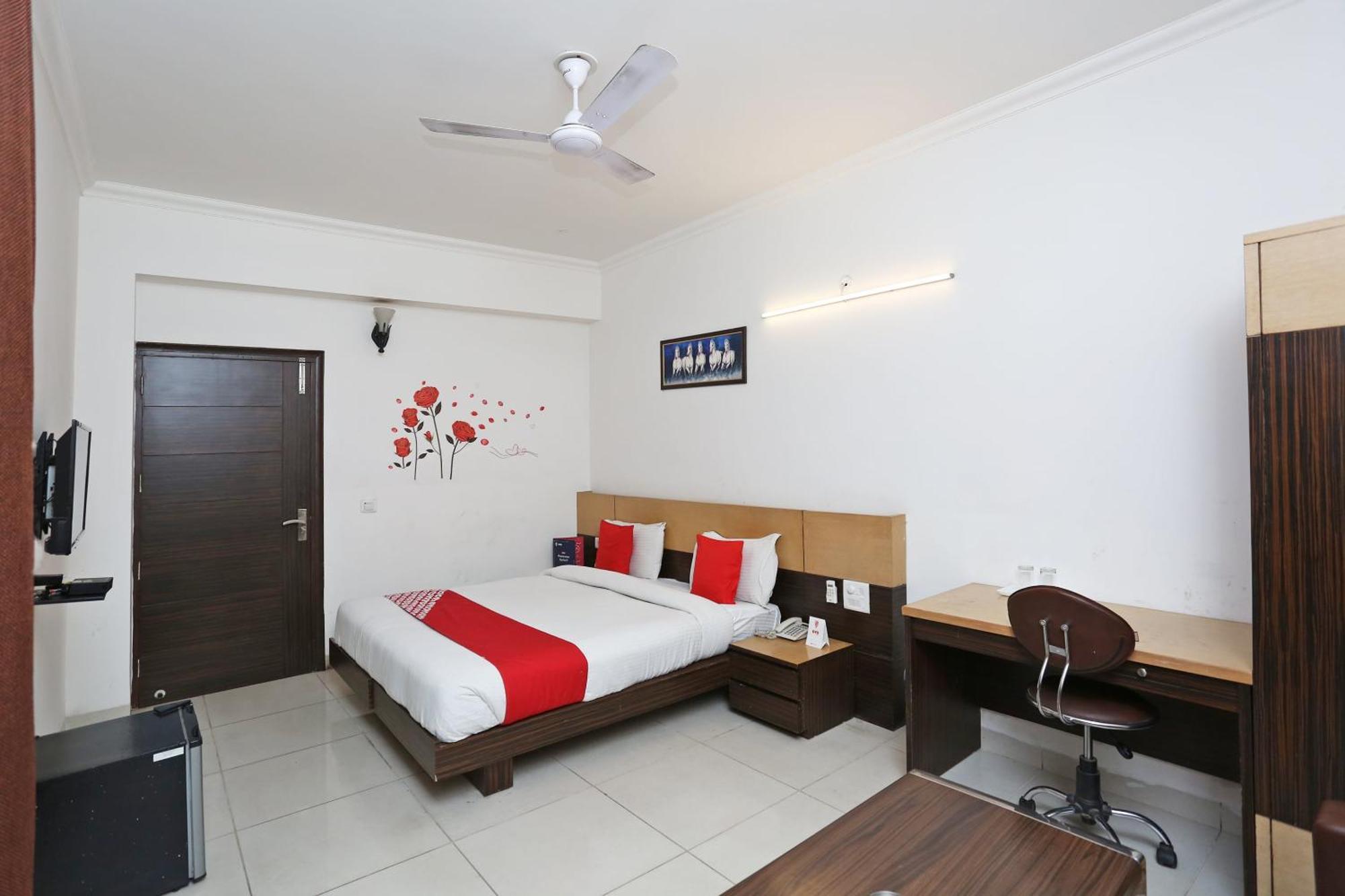 Cyber Inn Gurgaon Exterior foto