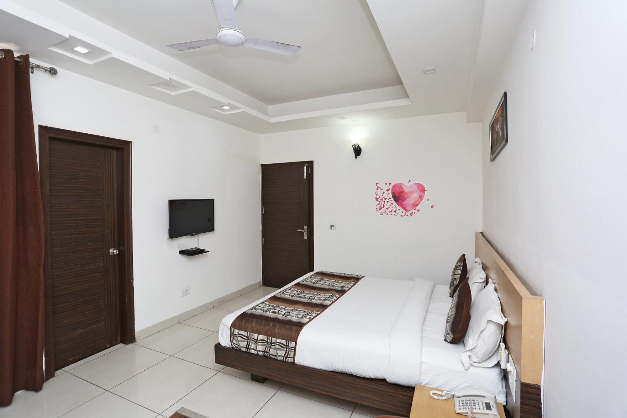 Cyber Inn Gurgaon Exterior foto
